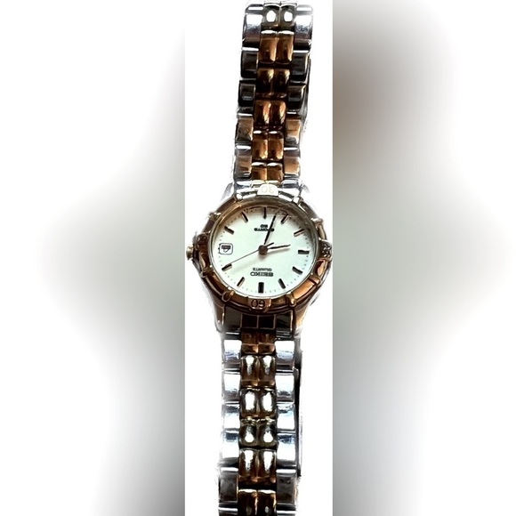 Seiko ladies’ quartz watch, calendar, glow in dark feature - Picture 1 of 4